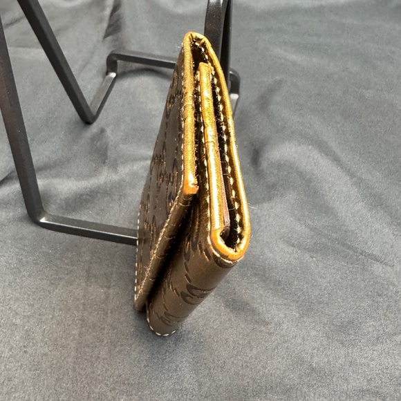 Gucci Metallic Gold GG Logo Card Key Wallet - Picture 5 of 16